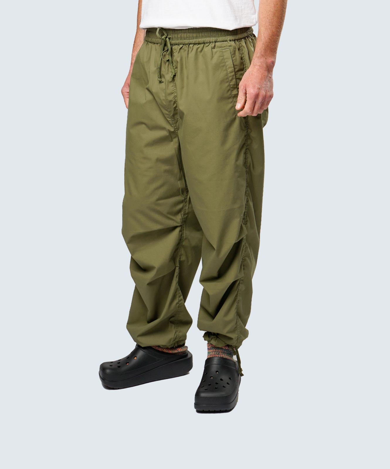 UNIVERSAL WORKS Pantaloni PARACHUTE PANT