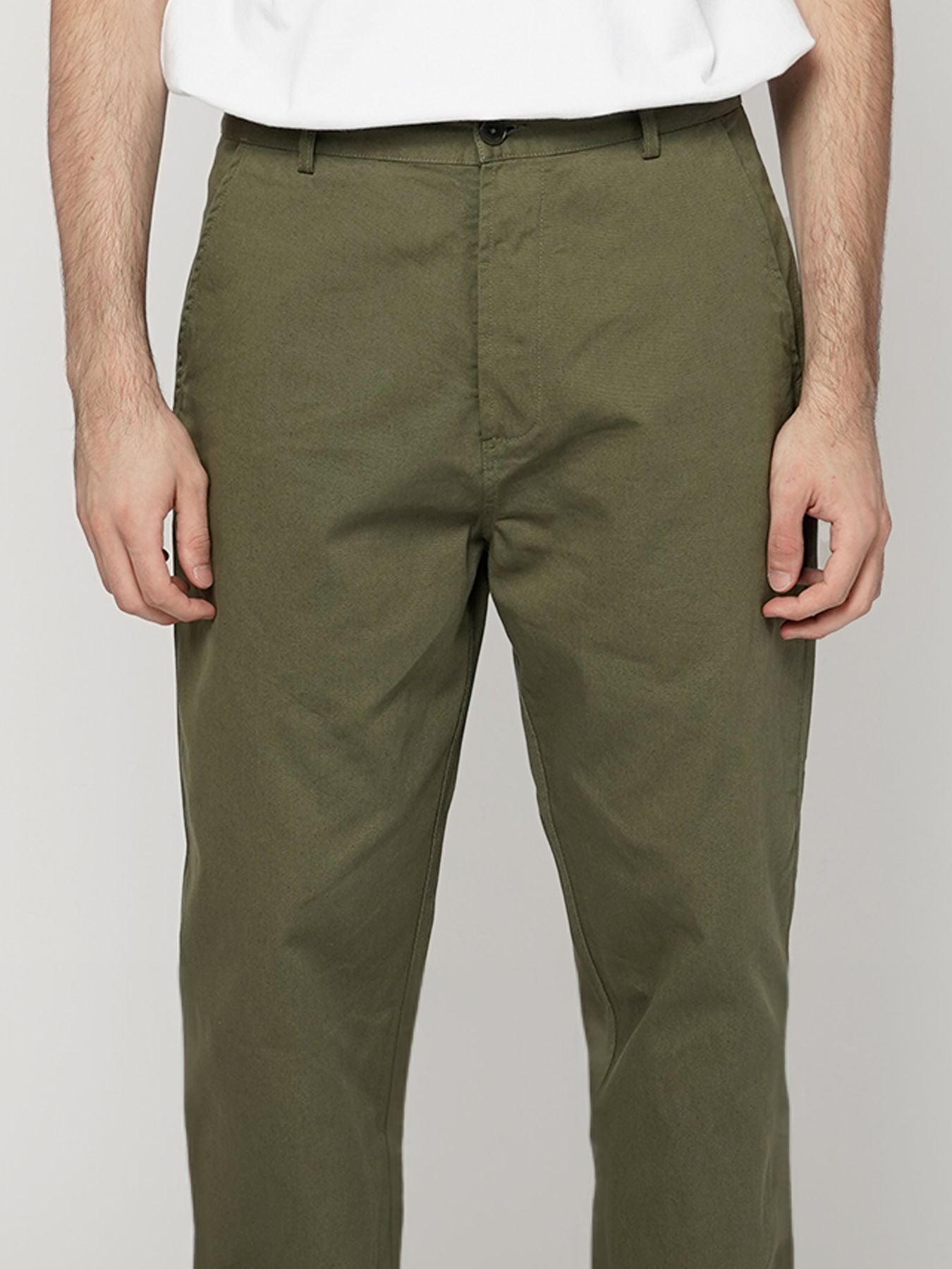 UNIVERSAL WORKS Pantaloni MILITARY CHINO